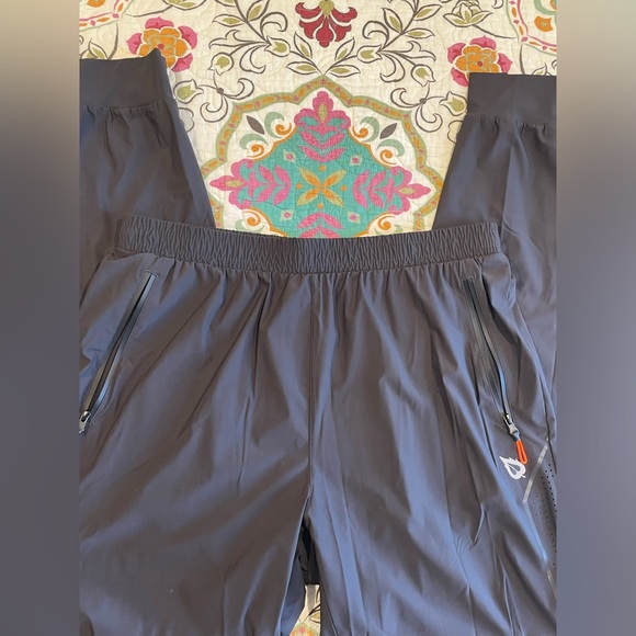 Lightweight joggers - Picture 4 of 5